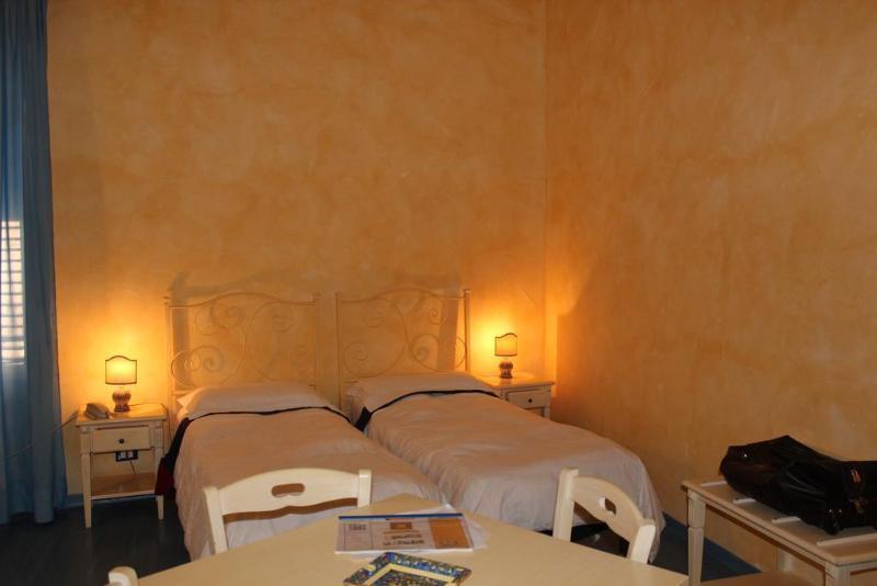 Hotel Residence Le Chiavi Di San Francesco Trapani Exteriör bild