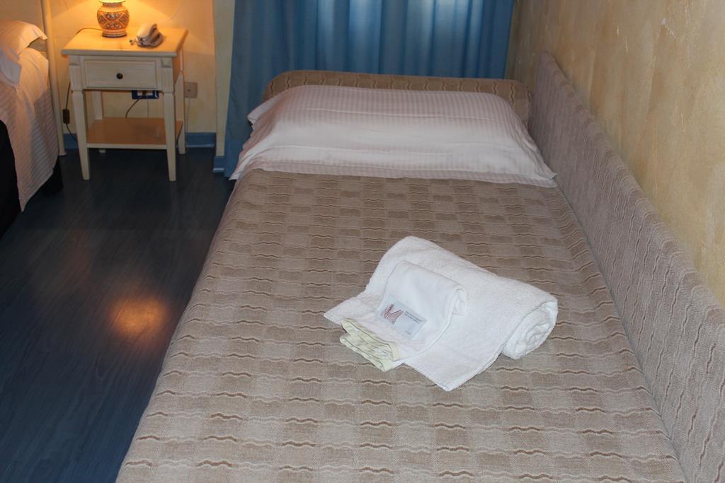 Hotel Residence Le Chiavi Di San Francesco Trapani Rum bild